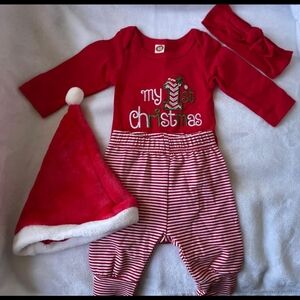 NWOT Baby Girl 4 pieces Christmas outfit 3-6 months.
